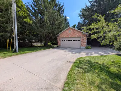 14 Pannell Lane, Strathroy-caradoc, On N7g 2c6