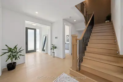 372 Manhattan Drive, London South, On N6k 0l5