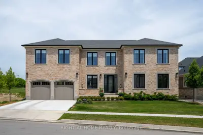 372 Manhattan Drive, London South, On N6k 0l5