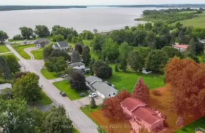 10 Chickadee Court, Kawartha Lakes, On L9l 1b6