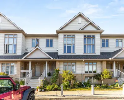 358 Galston Private, Orleans - Convent Glen And Area, On K1w 0g3