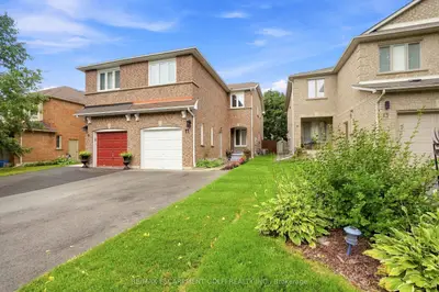 11 Wakefield Lane, Hamilton, On L8b 0m2