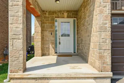 67 Pinot Crescent, Hamilton, On L8e 0j9