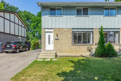 1767-1769 Aldersbrook Road, London North, On N6g 3e2