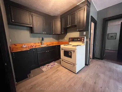 292 Freelton Road 2, Hamilton, On L8b 0z5