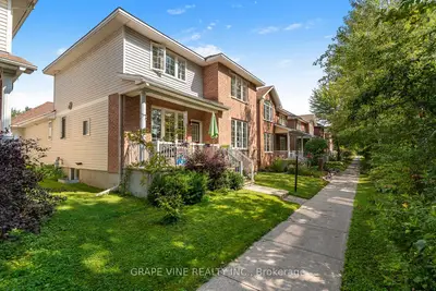 319 Parkin Circle, Blossom Park - Airport And Area, On K1t 4g6