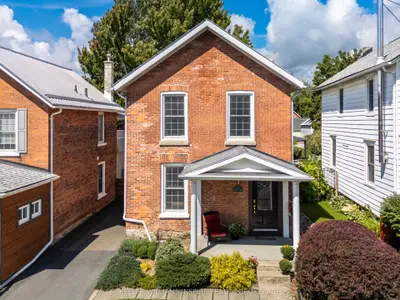 124 John Street, Gananoque, On K7g 1a5