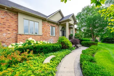 45 Gatepost Place, Hamilton, On L0r 1t0