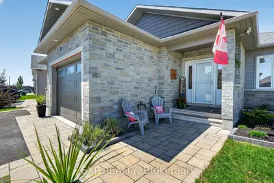450 Central Park Boulevard, Russell, On K4r 0c6