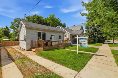 35 MACKAY Avenue, London South, ON N6J 2V1