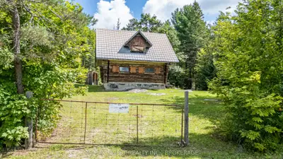 119 Kennebec Road, Addington Highlands, On K0h 2g0