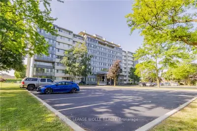 24 Midland Drive 503b, Kitchener, On N2a 2a8