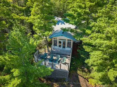 Detached in Kenora Remote Area