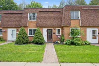 120 Country Club Drive 50, Guelph, On N1e 3k7