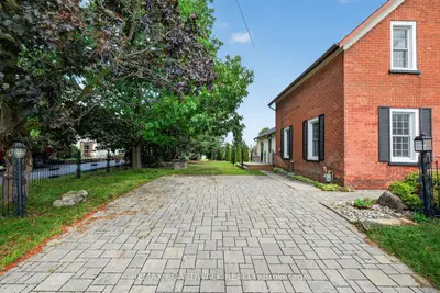 17 Francis Street, Carleton Place, On K7c 2j5