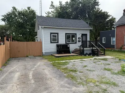 40 St Patrick Street, Kawartha Lakes, On K9v 1r2