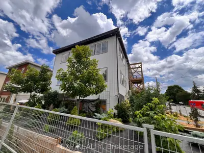 204 Ste Monique Street 9, Vanier And Kingsview Park, On K1l 7r1