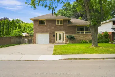 7 Delmar Drive, Hamilton, On L9c 1j2