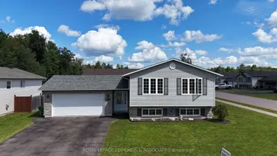 47 Winfield Street, Petawawa, On K8h 0a2