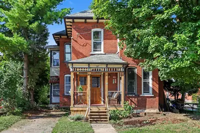 37 Smiths Falls Avenue, Smiths Falls, On K7a 3b2