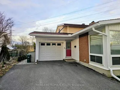 7 Medhurst Drive Bsmt, Tanglewood - Grenfell Glen - Pineglen, On K2g 3x7
