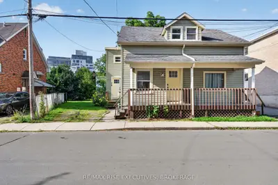 48 Elm Street, Kingston, On K7k 1m9