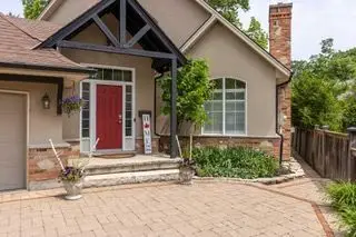 17 Vincent Avenue, Niagara-on-the-lake, On L0s 1j0