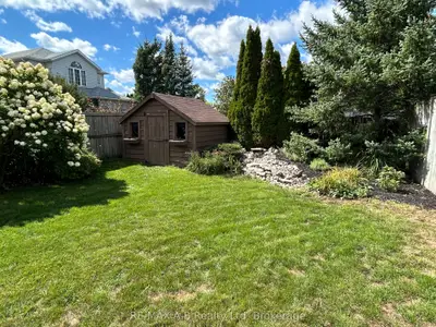 10 Buckingham Drive, Stratford, On N5a 7z9