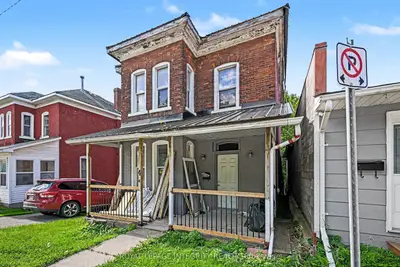 42 Elmsley Street S, Smiths Falls, On K7a 3p6