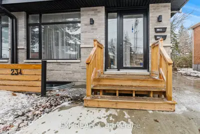 234-236 Woodroffe Avenue, Woodroffe, On K2a 3v4