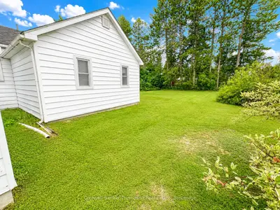 18 Eagle Lake Road, South River, On P0a 1x0