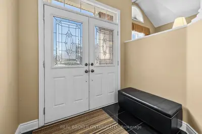 204 Hillpark High Street, Orleans - Convent Glen And Area, On K1w 0b5