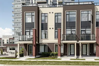 Condo Townhouse in Grimsby