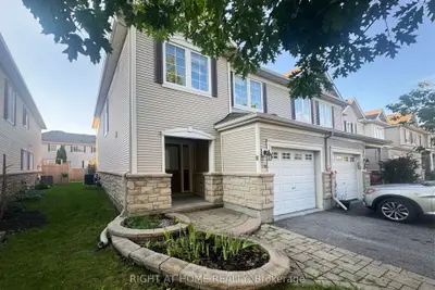 118 Braddock Private, Barrhaven, On K2j 0e6