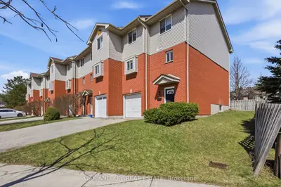 18 Chapman Court, London North, On N6g 5a7