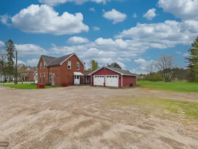 16 Albert Street, Sundridge, On P0a 1z0