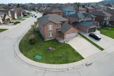 137 National Drive, Hamilton, On L8g 5b3