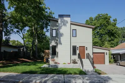 14 Lundy Lane, London South, On N6c 3g5