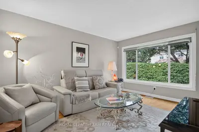 72 Sheppard's Glen Avenue, Kanata, On K2m 2m9