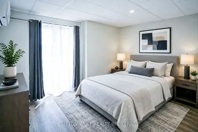 19 Centre Street W 301, Strathroy-caradoc, On N7g 1y5