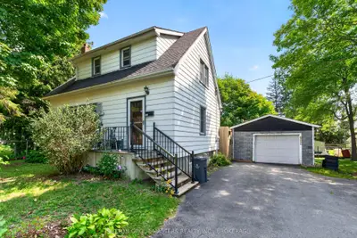 1666-1668 Victoria Street, Kingston, On K7m 5h3