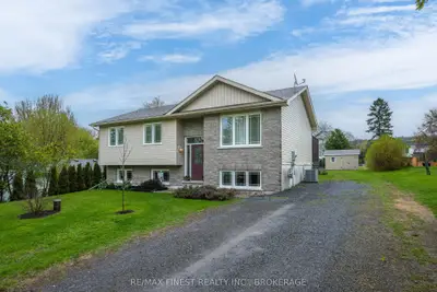 145 Upper Lake Street, Prince Edward County, On K0k 2t0