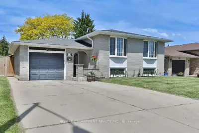 11 Lynwood Drive, Hamilton, On L8e 3e7