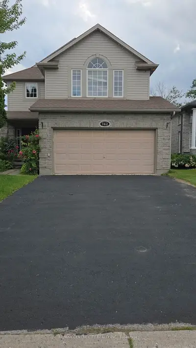 742 Marigold Street, London North, On N5x 4j3