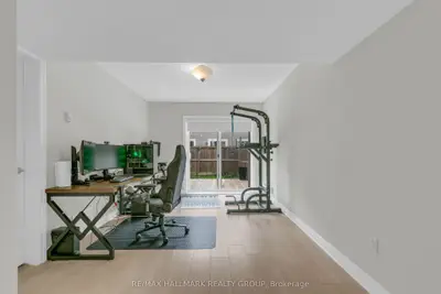 167 Gelderland Private, Kanata, On K2v 0h8