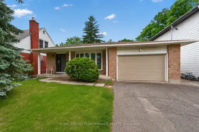 270 Compton Avenue, Woodroffe, On K2b 5a9