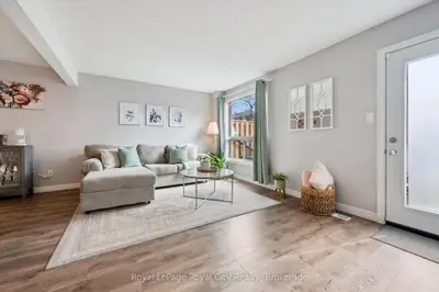 41 Rhonda Road 23, Guelph, On N1h 6h1