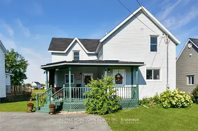 2178 Dundas Street E, Edwardsburgh/cardinal, On K0e 1e0