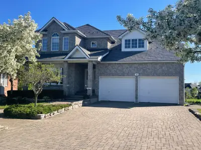 36 Glenora Drive, Loyalist, On K0h 1g0