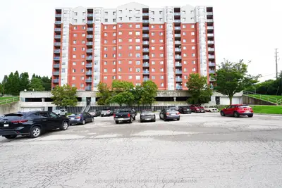 30 CHAPMAN Court 406, London North, ON N6G 4Y4